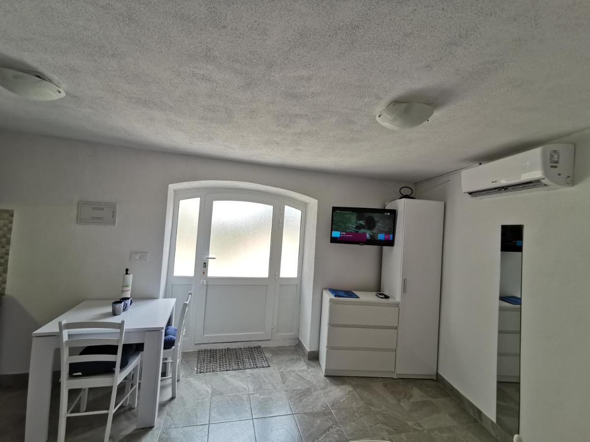 Studio Apartment Mileta Pitve Eksteriør billede